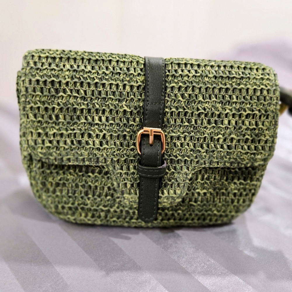 2/22$ - NWOT - Green Woven Crossbody Bag